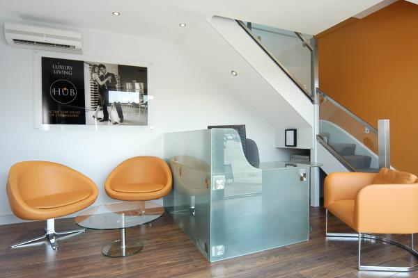 Welcome your guests with a custom glass reception for the right impression. 